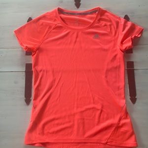 ADIDAS 🌸Sport t-shirt Size : Small